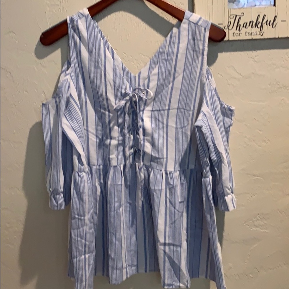 Blue and white open shoulder three-quarter sleeve
